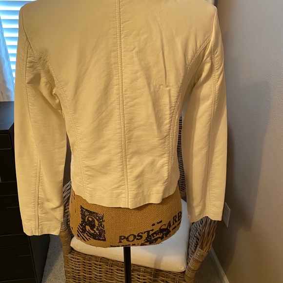 Beautiful short jacket with bling. - Picture 5 of 5